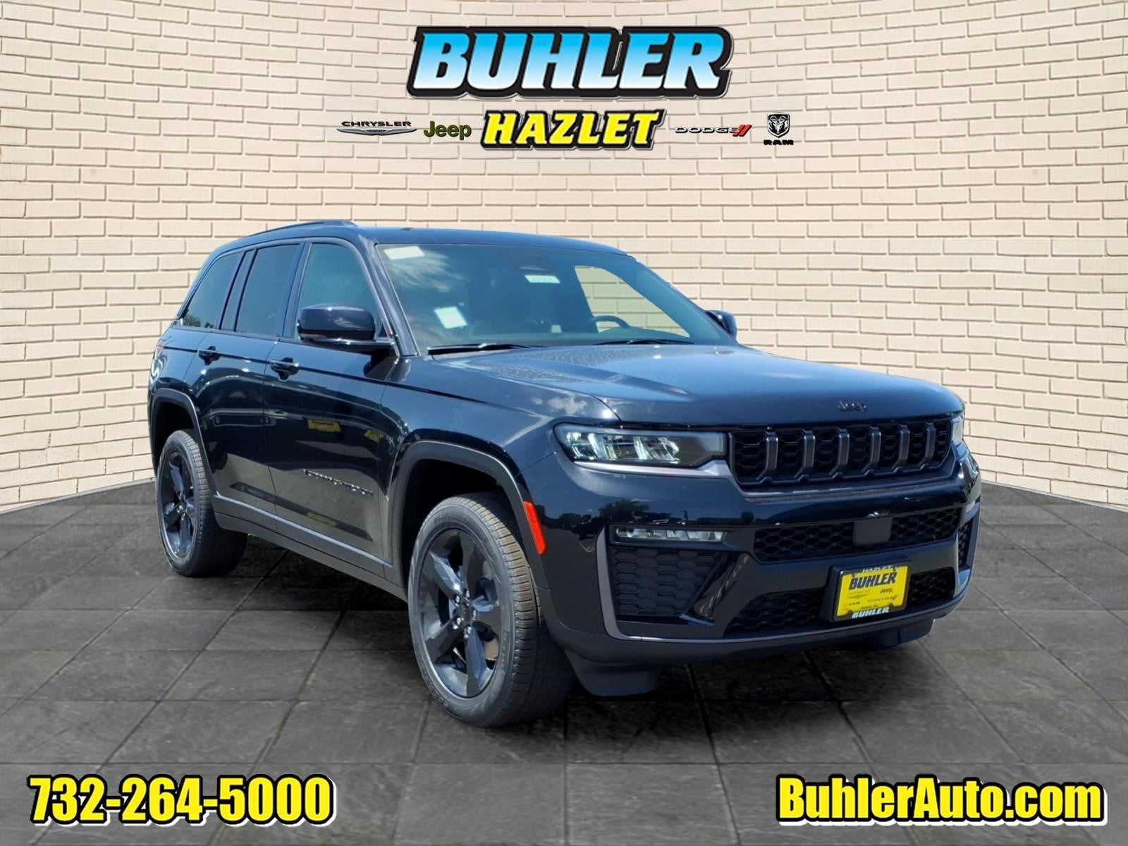 2026 Jeep Grand Cherokee GRAND CHEROKEE LIMITED 4X4 in Diamond Black Crystal Pearl-Coat Exterior Paint — front three-quarter view