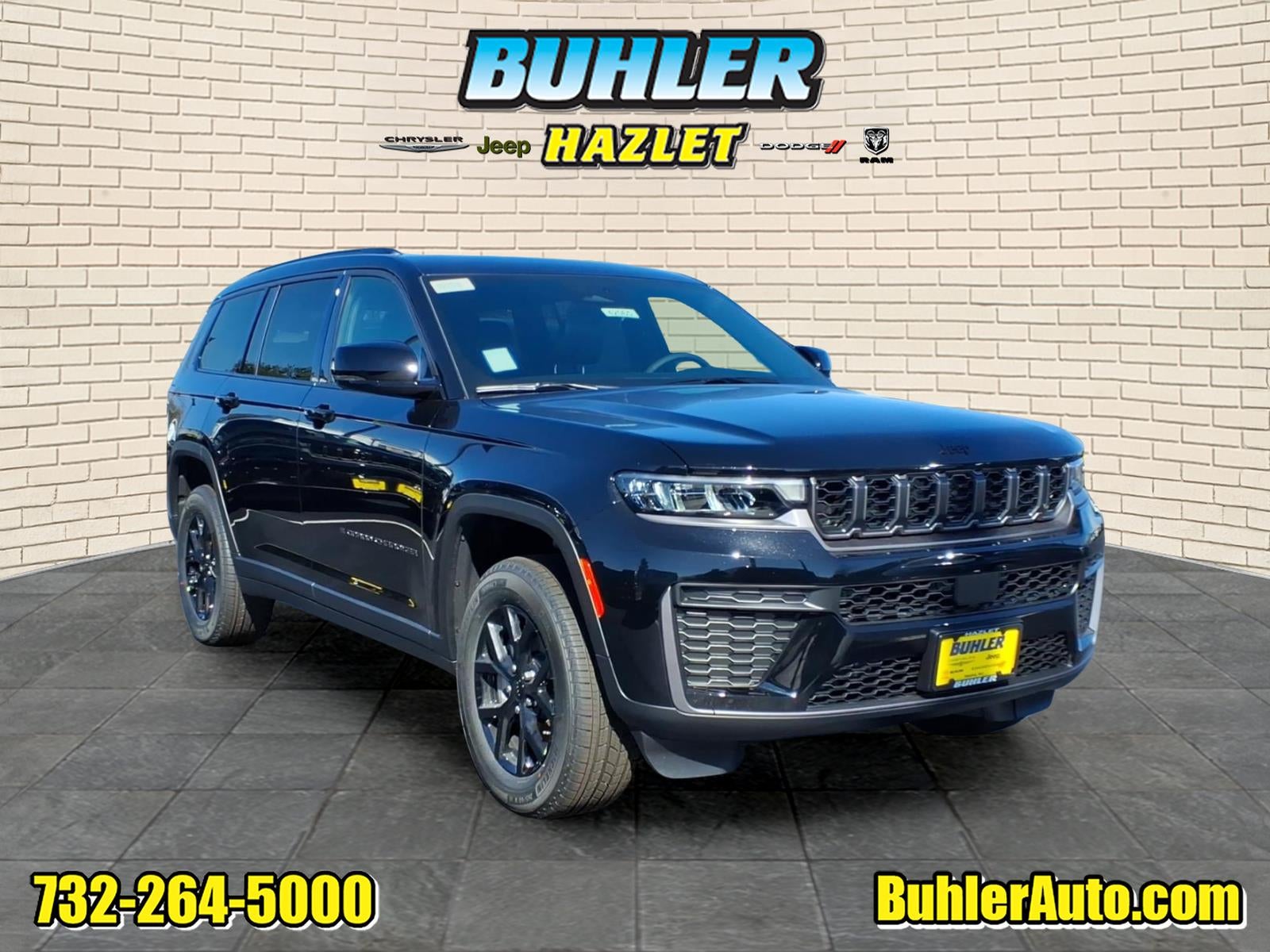 2026 Jeep Grand Cherokee GRAND CHEROKEE L LAREDO ALTITUDE 4X4 in Diamond Black Crystal Pearl-Coat Exterior Paint — front three-quarter view