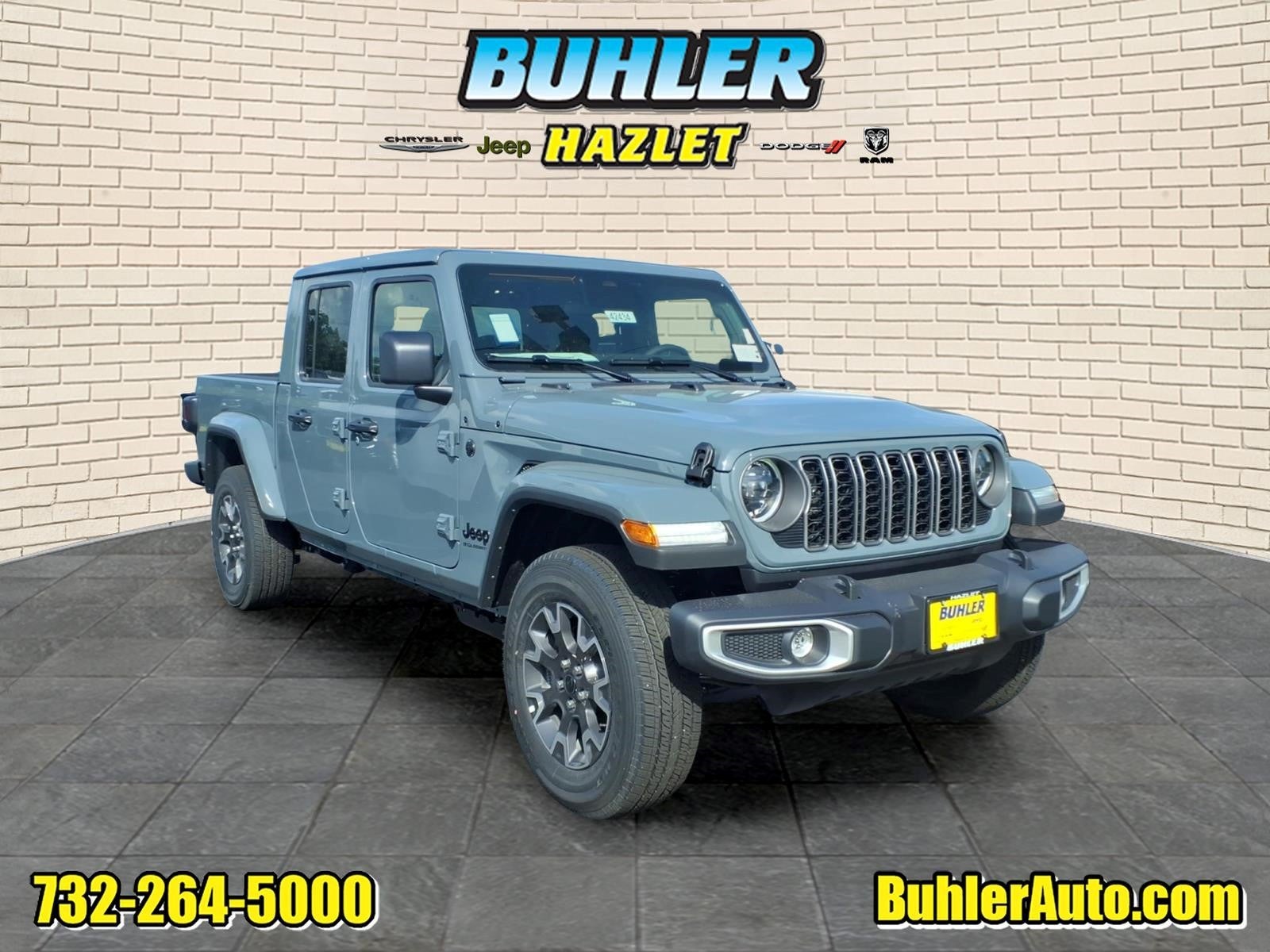 2026 Jeep Gladiator GLADIATOR SAHARA 4X4 in Anvil Clear-Coat Exterior Paint — front three-quarter view