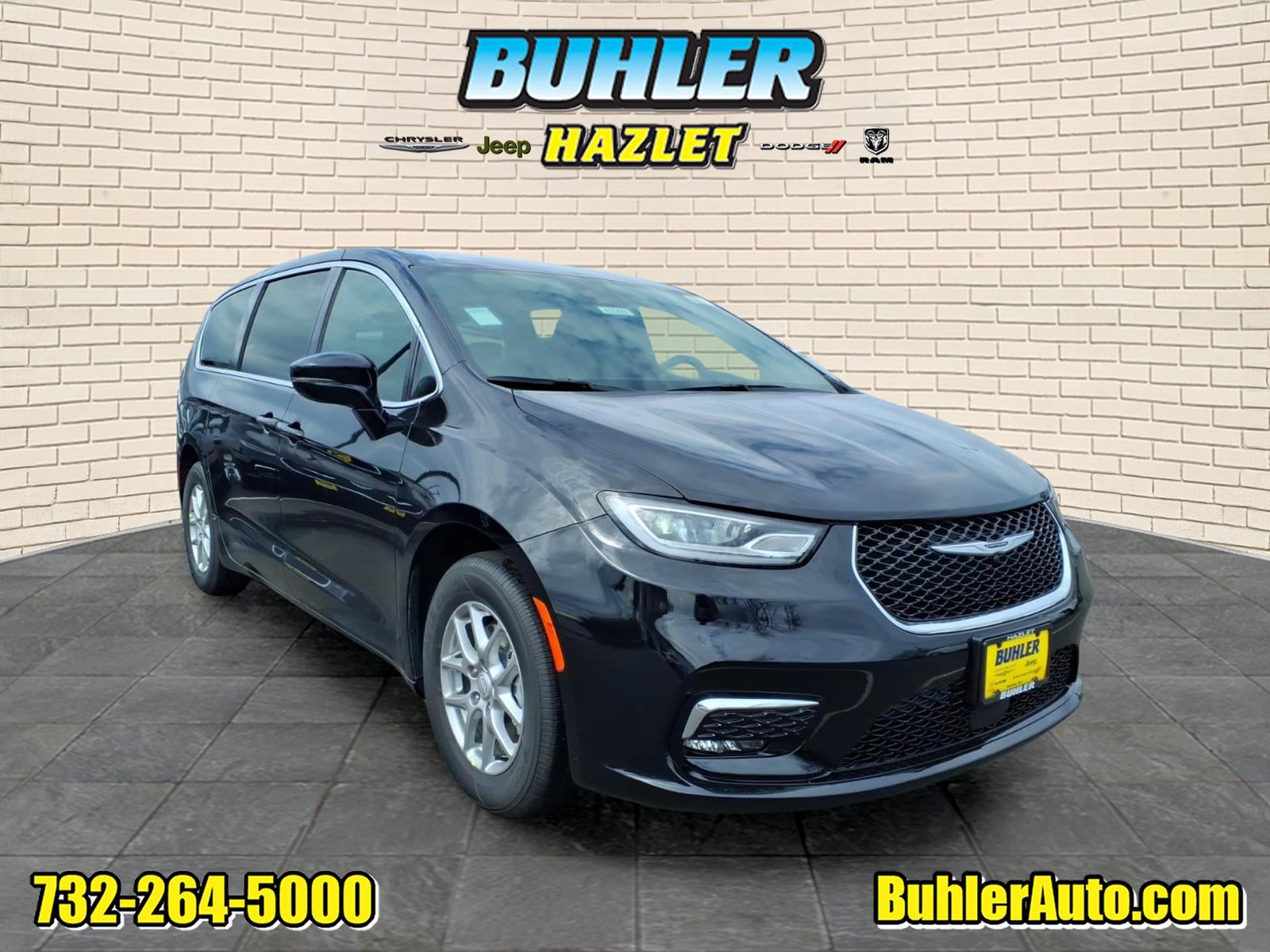 2026 Chrysler Pacifica PACIFICA SELECT in Diamond Black Crystal Pearl-Coat Exterior Paint — front three-quarter view
