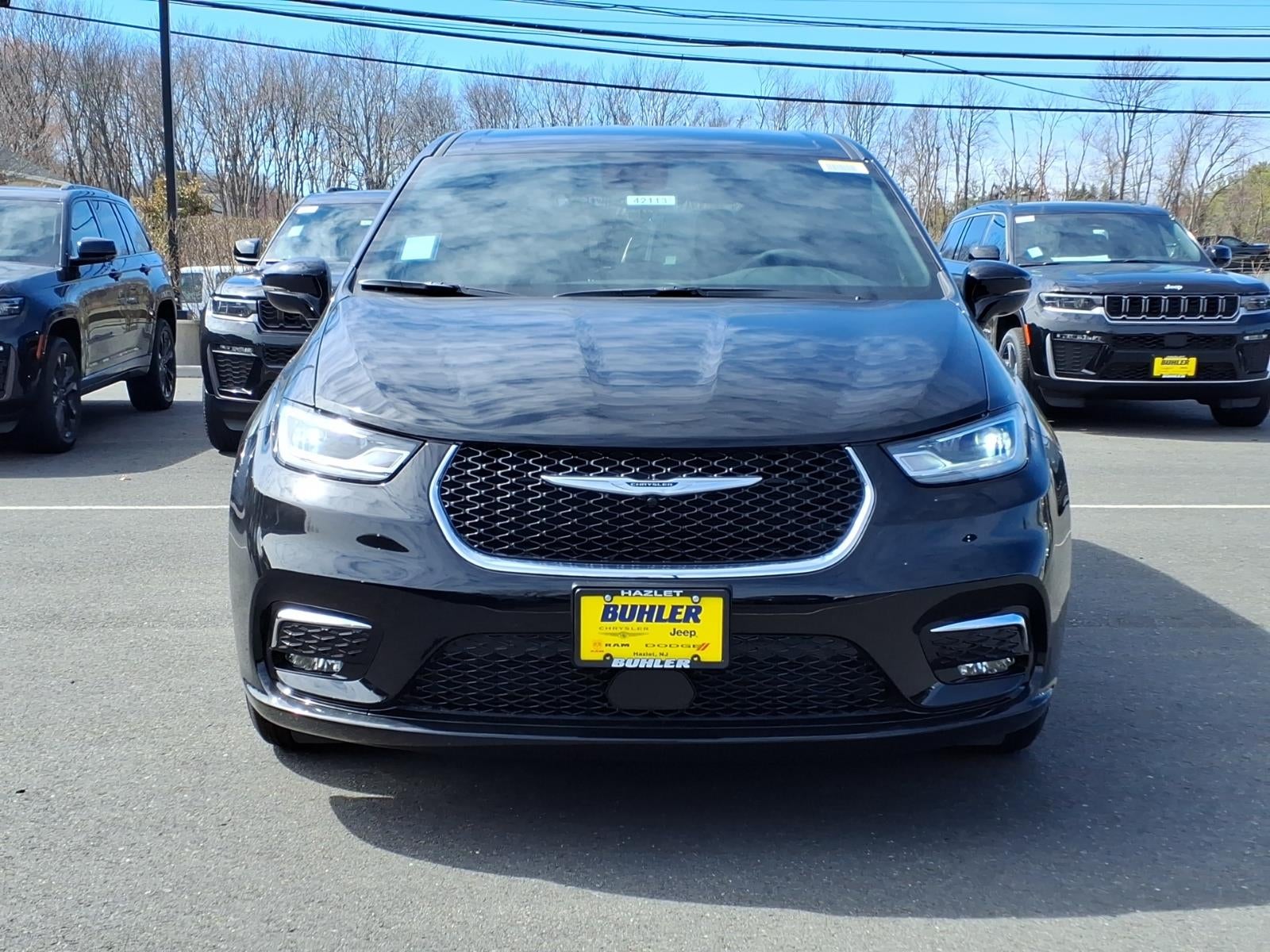 2026 Chrysler Pacifica — side profile view