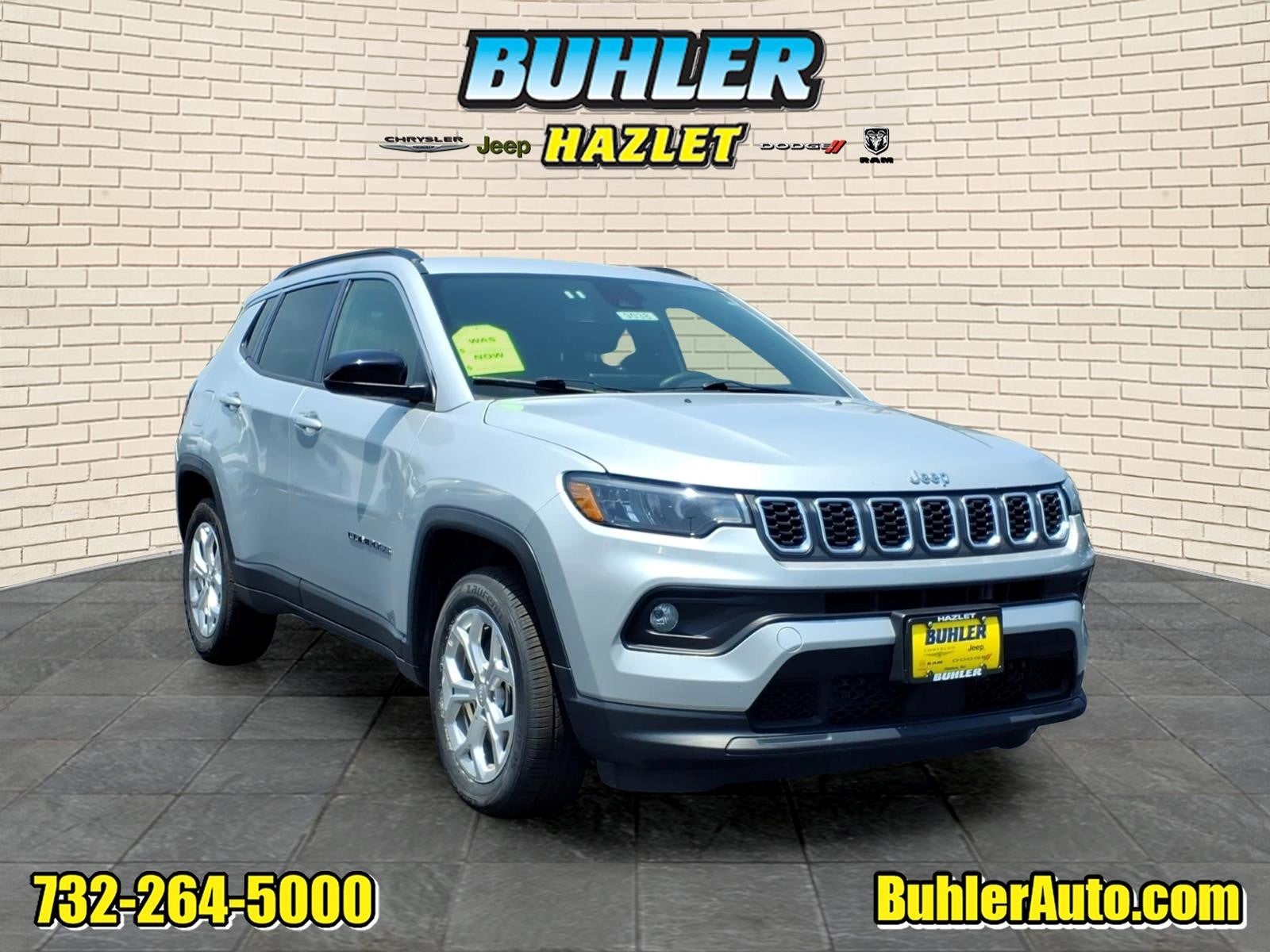 2024 Jeep Compass Latitude 4x4 in Silver Zynith Metallic Clearcoat — front three-quarter view