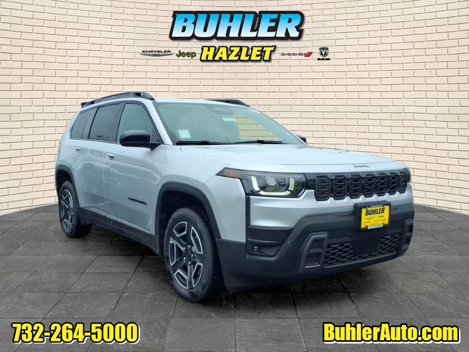 2026 Jeep Cherokee CHEROKEE LIMITED 4X4 in Silver Zynith Clear-Coat Exterior Paint — front three-quarter view