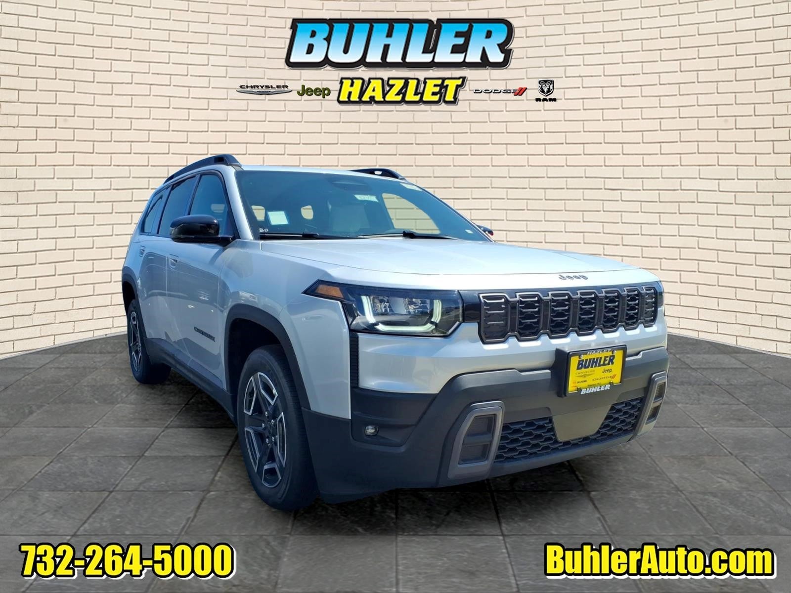 2026 Jeep Cherokee CHEROKEE LIMITED 4X4 in Silver Zynith Clear-Coat Exterior Paint — front three-quarter view