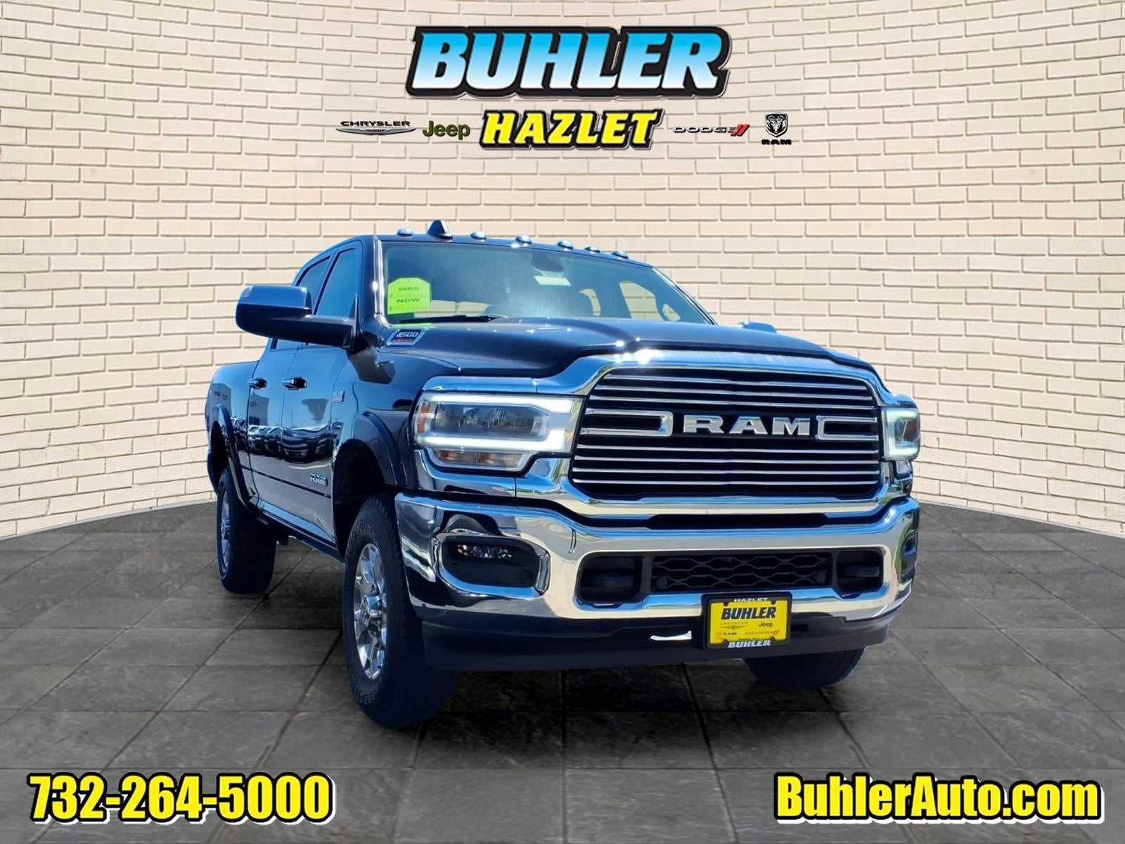 2022 RAM 2500 Laramie Crew Cab 4x4 6'4' Box in Diamond Black Crystal Pearlcoat — front three-quarter view