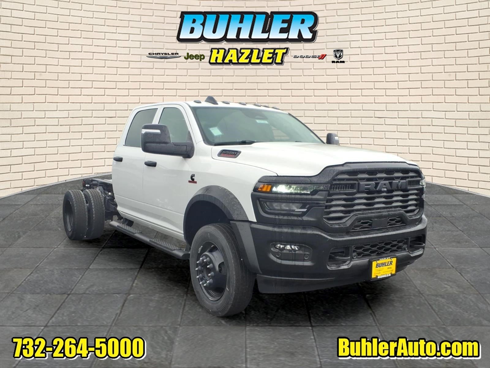 2026 RAM Ram 5500 Chassis Cab RAM 5500 TRADESMAN CHASSIS CREW CAB 4X4 60' CA in Bright White Clear-Coat Exterior Paint — front...